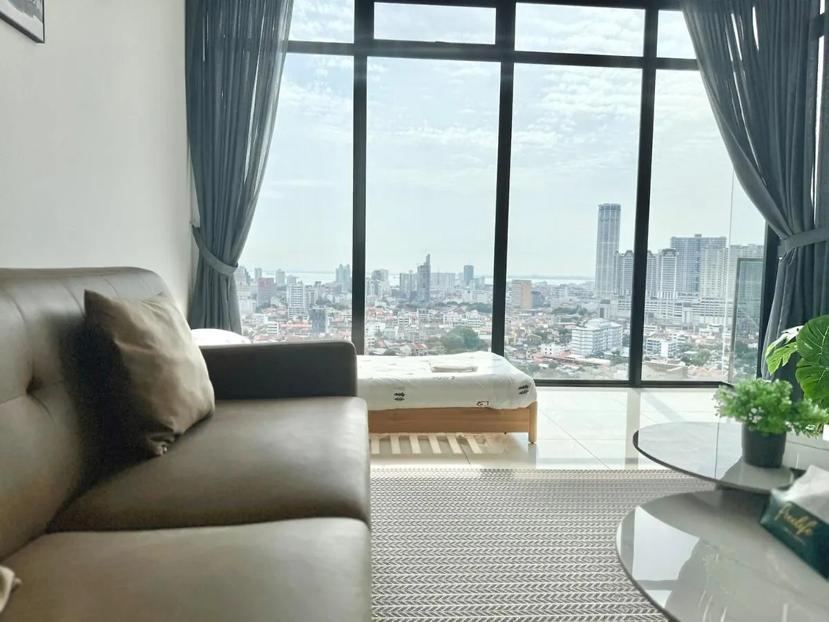 Beacon Executive Suites #Executive #Skypool #Georgetown #6Pax #2Br 2Bath #1Queen 4Single #Quality Well Maintained #Private Host 0*, George Town