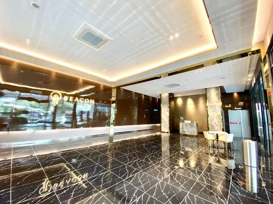 Beacon Executive Suites #Executive #Skypool #Georgetown #6Pax #2Br 2Bath #1Queen 4Single #Quality Well Maintained #Private Host 0*, George Town