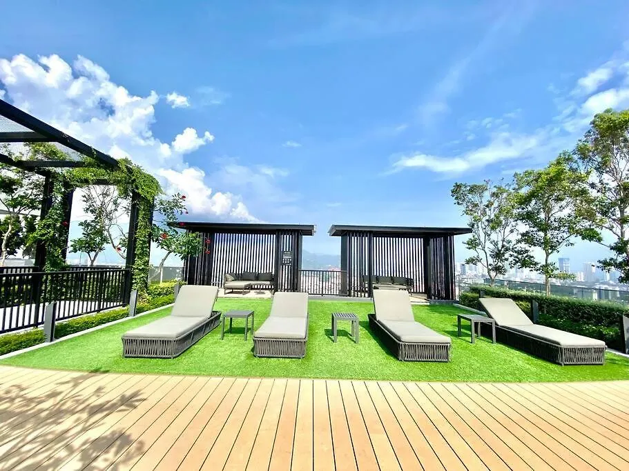 Apartment Beacon Executive Suites #Executive #Skypool #Georgetown #6Pax #2Br 2Bath #1Queen 4Single #Quality Well Maintained #Private Host