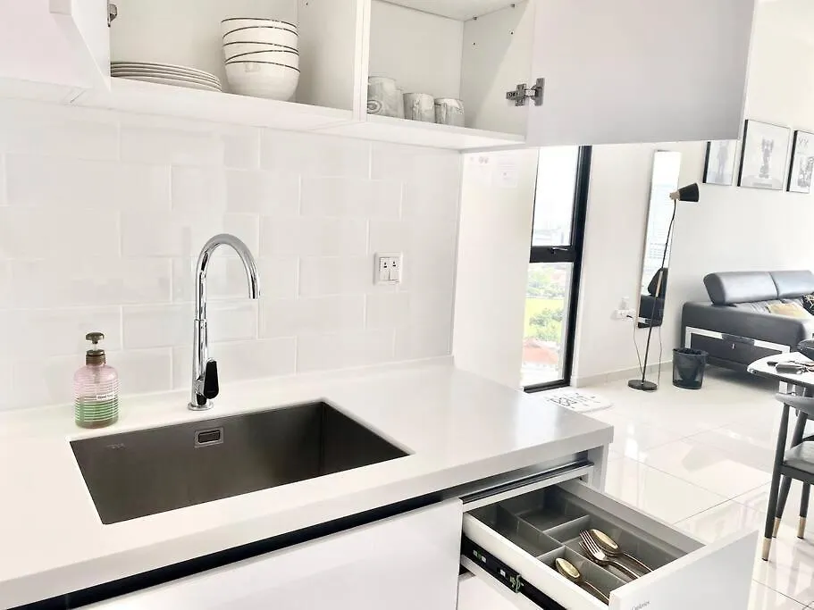 Beacon Executive Suites #Executive #Skypool #Georgetown #6Pax #2Br 2Bath #1Queen 4Single #Quality Well Maintained #Private Host