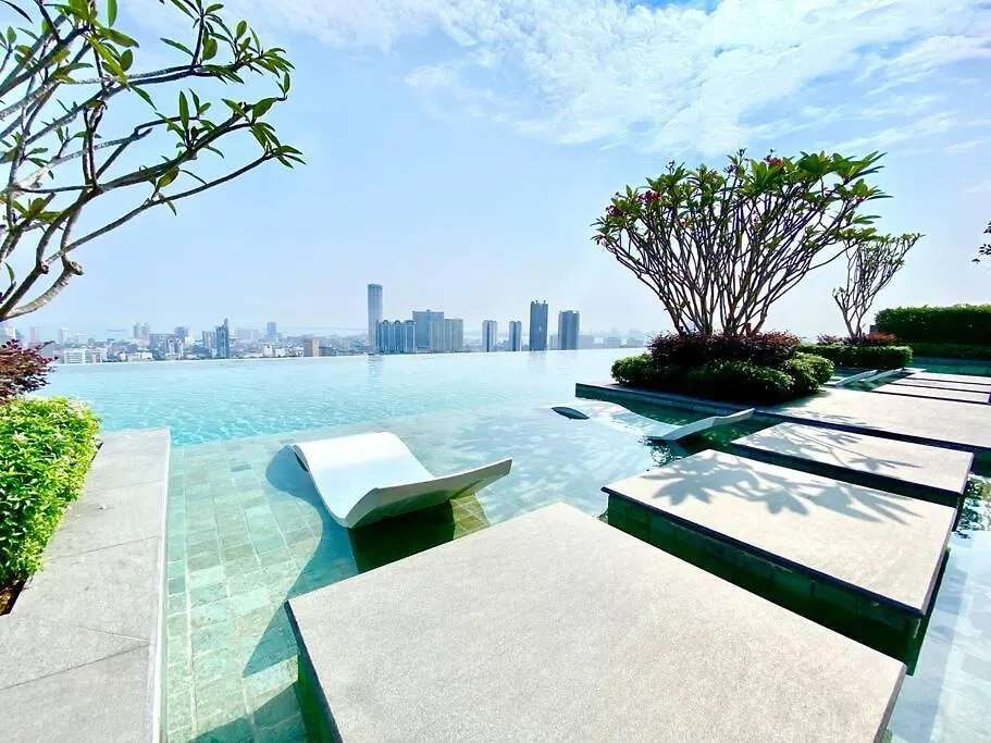 Beacon Executive Suites #Executive #Skypool #Georgetown #6Pax #2Br 2Bath #1Queen 4Single #Quality Well Maintained #Private Host Apartment
