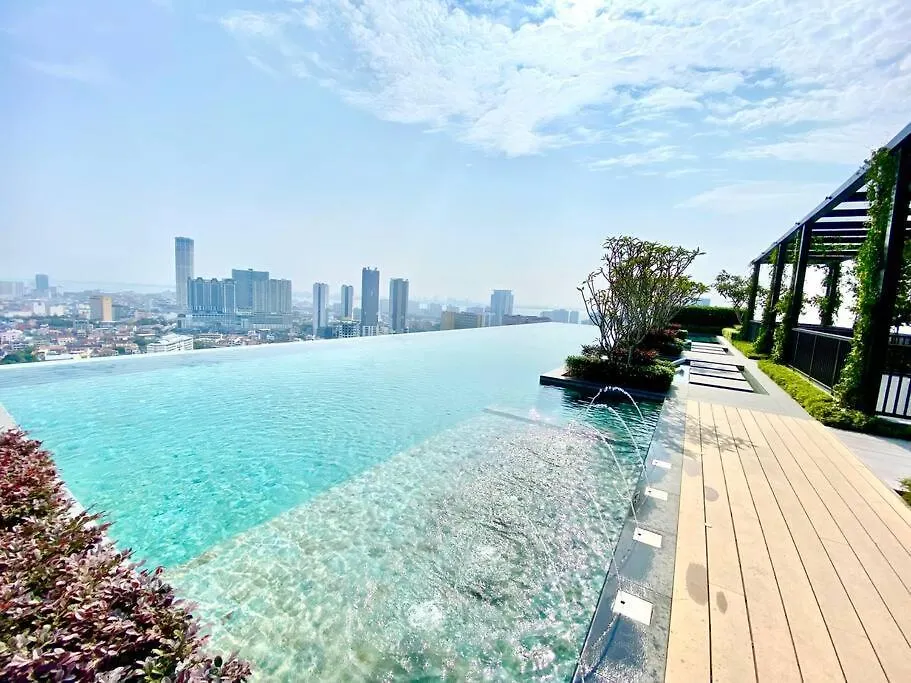 Beacon Executive Suites #Executive #Skypool #Georgetown #6Pax #2Br 2Bath #1Queen 4Single #Quality Well Maintained #Private Host 0*, George Town Malaysia