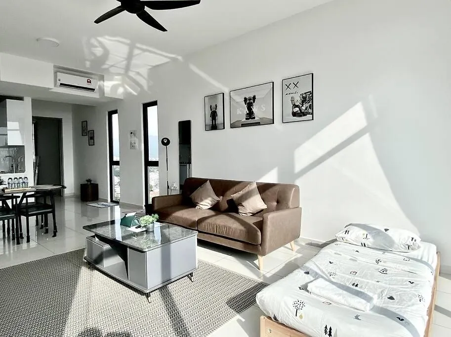 Beacon Executive Suites #Executive #Skypool #Georgetown #6Pax #2Br 2Bath #1Queen 4Single #Quality Well Maintained #Private Host Malaysia