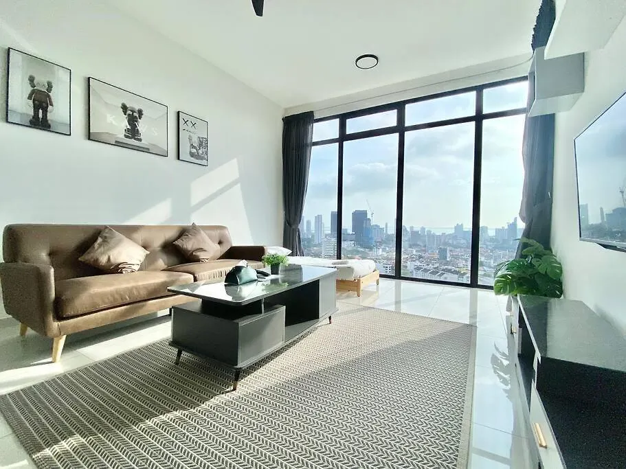 Apartment Beacon Executive Suites #Executive #Skypool #Georgetown #6Pax #2Br 2Bath #1Queen 4Single #Quality Well Maintained #Private Host Malaysia