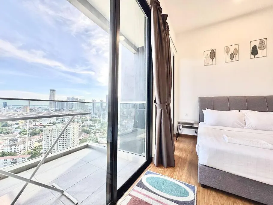 Beacon Executive Suites #Executive #Skypool #Georgetown #6Pax #2Br 2Bath #1Queen 4Single #Quality Well Maintained #Private Host Apartment George Town
